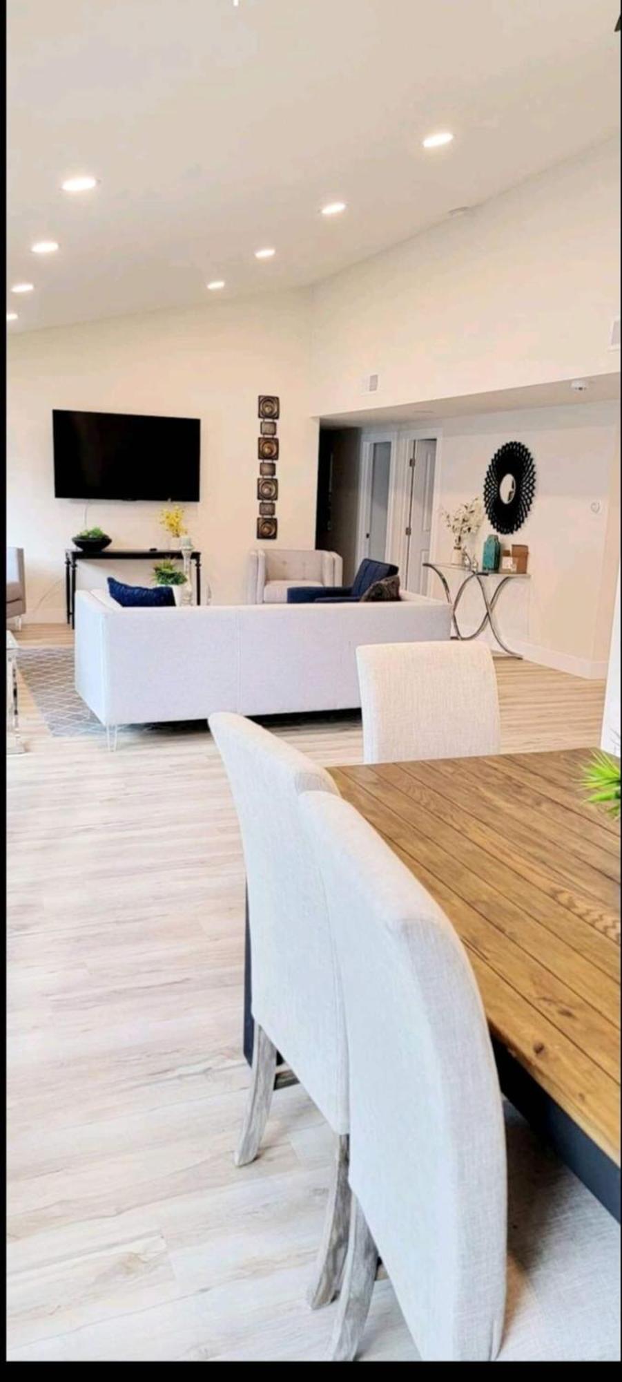 Spacious 4bed 2bath, Gated Pool, Wi-fi, Garage Ferienhaus Los Angeles
