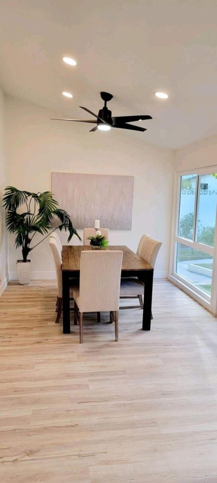 Hébergement de vacances Spacious 4bed 2bath, Gated Pool, Wi-fi, Garage Los Angeles