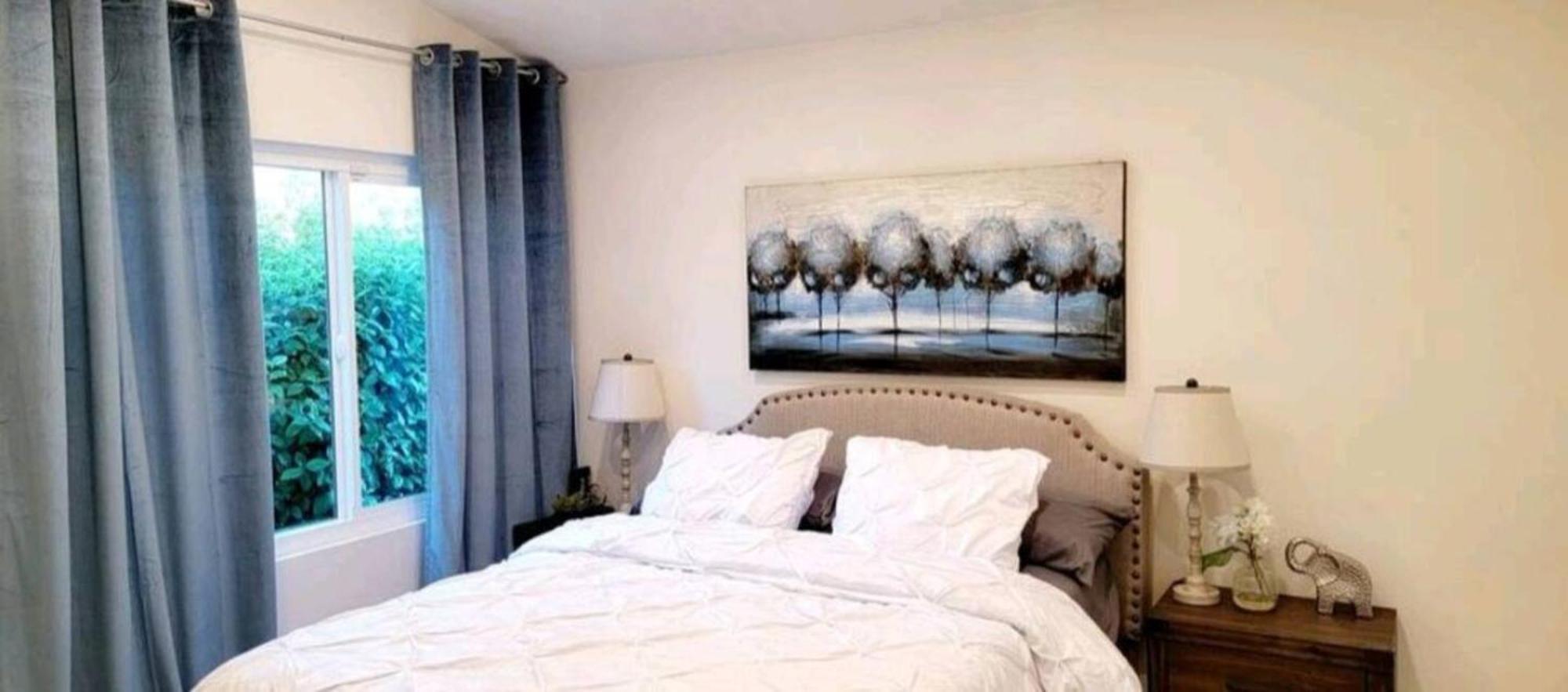 Hébergement de vacances Spacious 4bed 2bath, Gated Pool, Wi-fi, Garage Los Angeles